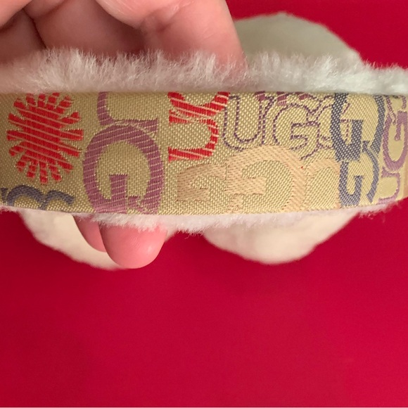 Ugg Shearling Sheepskin Ear Muffs - Picture 5 of 9